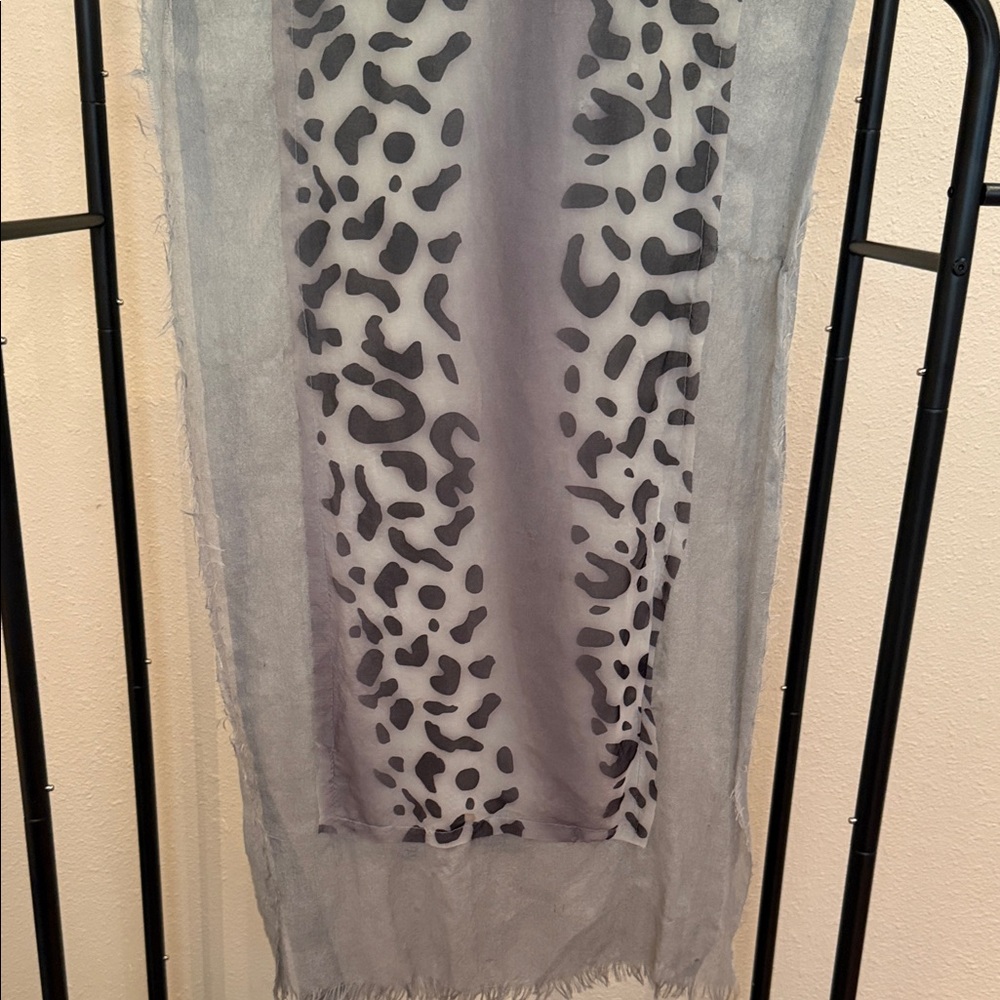 Gray Leopard Print Scarf